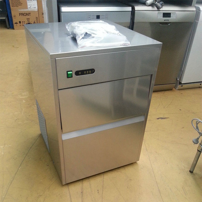 Low Noise Commercial Ice Maker Machine 26kgs For Hotel 0