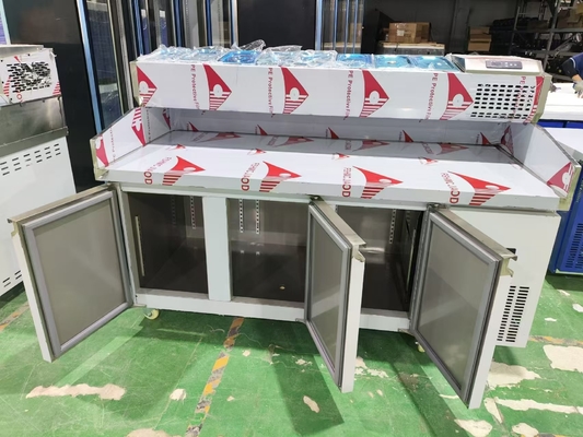 1.8M Salad Worktable 3 Doors Undercounter Refrigerated Pizza Prep Table with Top Display